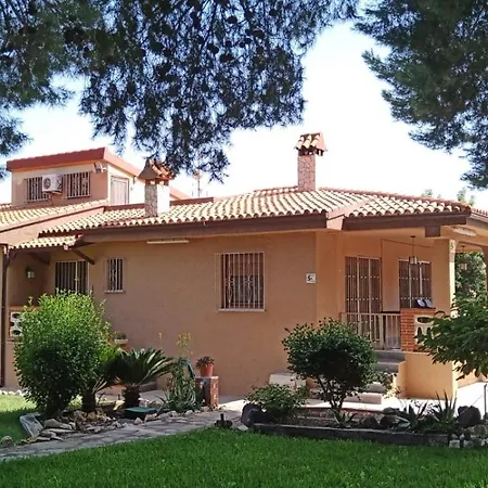 Holiday home Roquetes 8 *